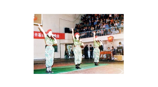校園文化節女兵舞