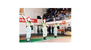 校園文化節女兵舞